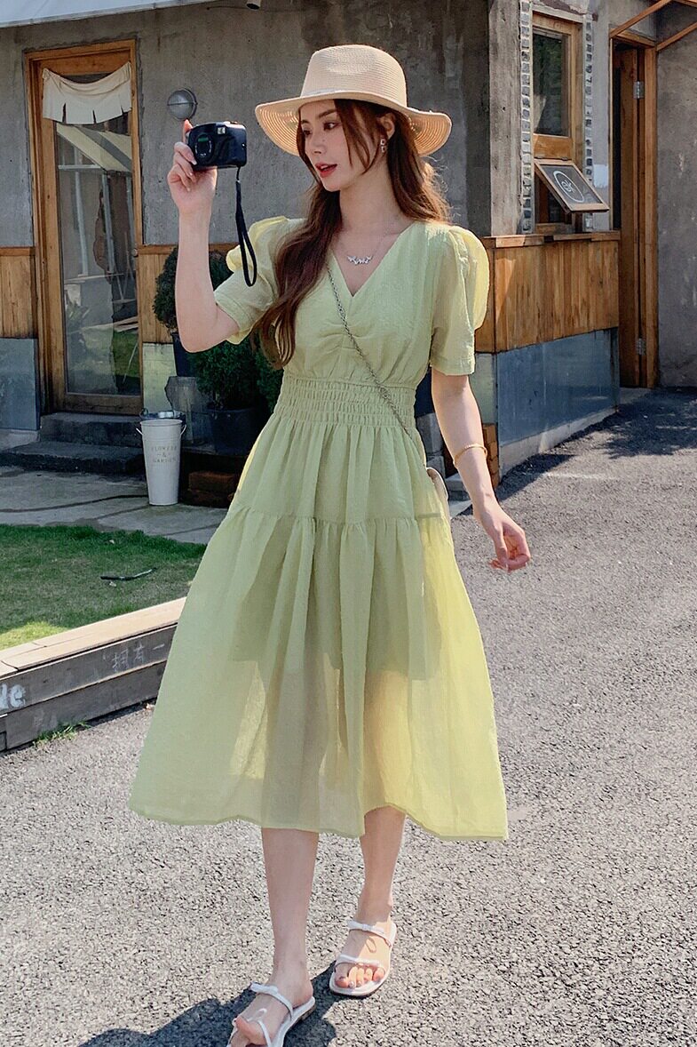 法式v领连衣裙高级感女2025新款夏季气质收腰显瘦森系超仙茶歇裙,女装连衣裙,2C295