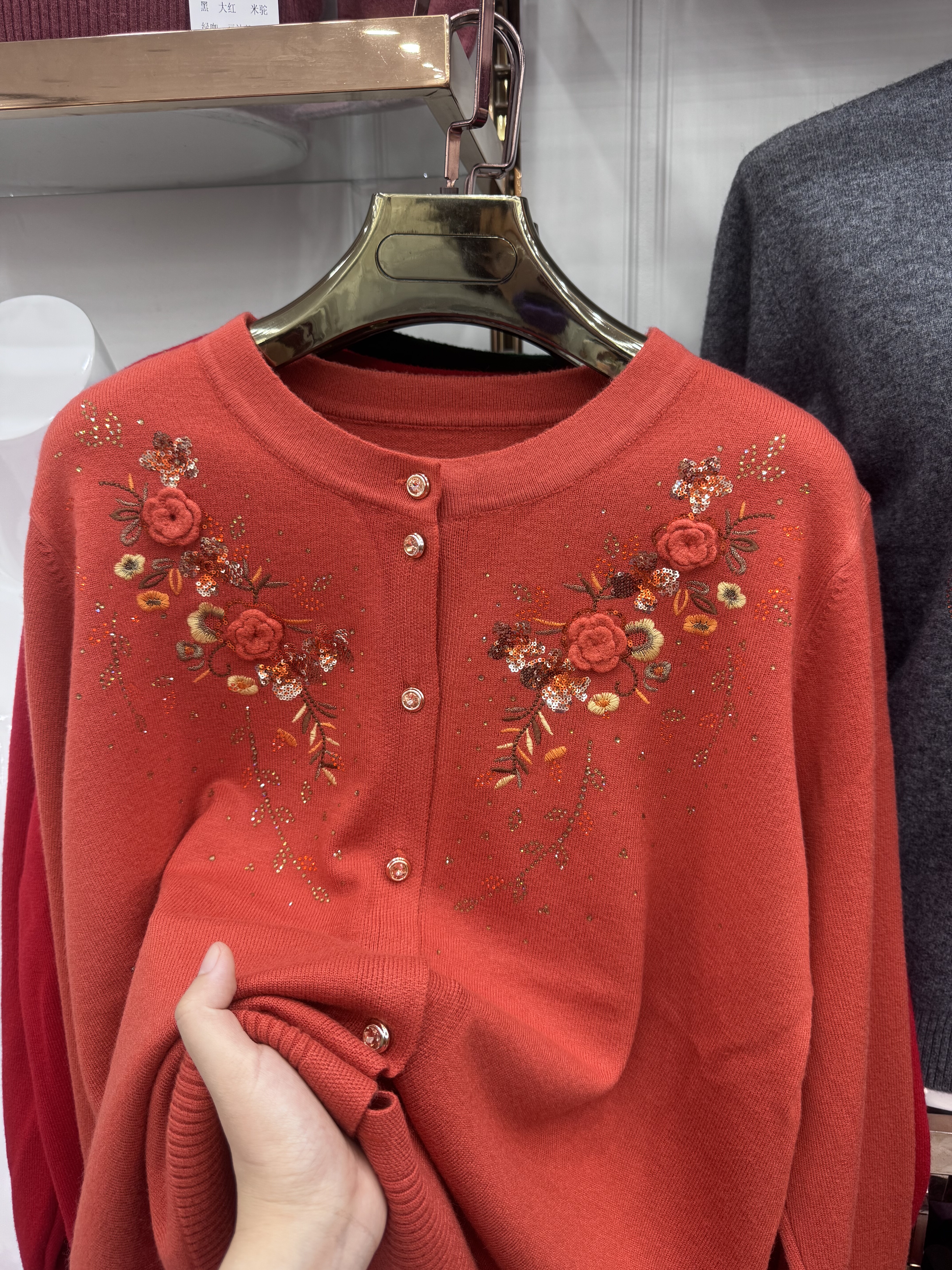 妈妈秋装绣花针织开衫上衣薄款秋衣奶奶装60岁中老年人女春秋外套