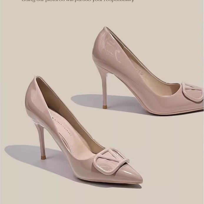 细跟尖头v扣浅口高跟鞋2023新款