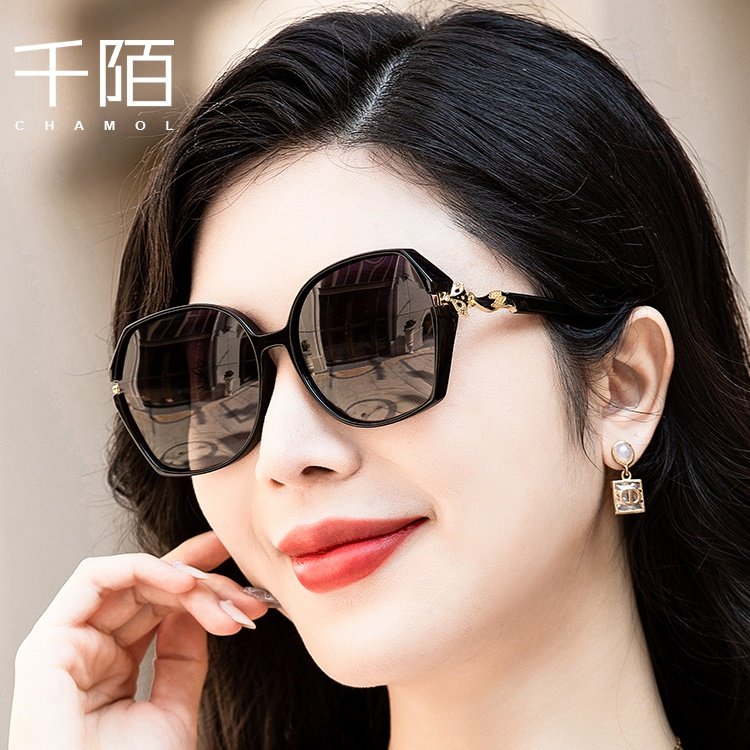 2025新款太阳眼镜女高级感狐狸头大框显脸小开车偏光墨镜防紫外线