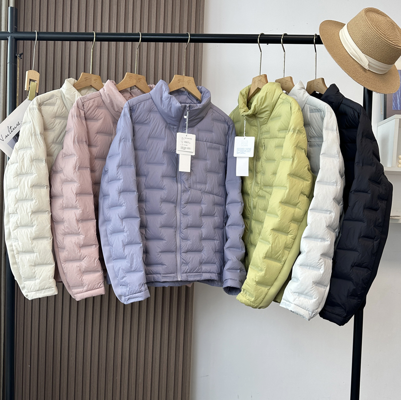 错格压胶立领白鸭绒轻薄保暖外套