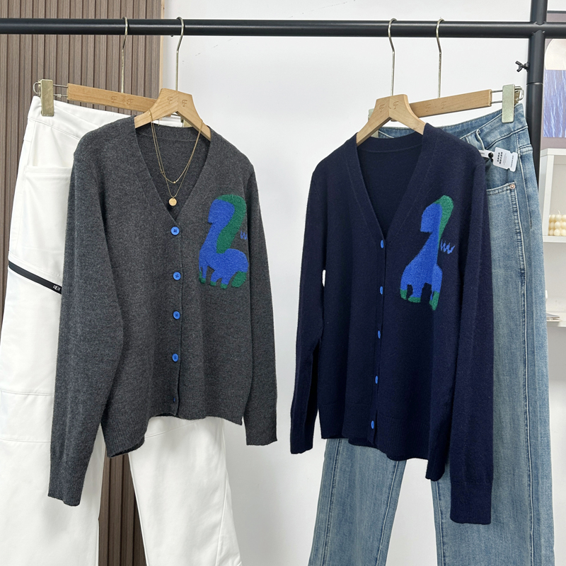 减龄小马！立体毛线绣精致提花针织开衫V领单排扣宽松毛衣女秋新