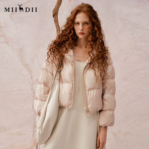 谜底短款羽绒服女2024冬