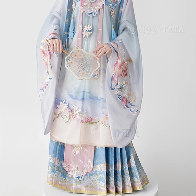 女琉璃百合重工刺绣云肩马面裙