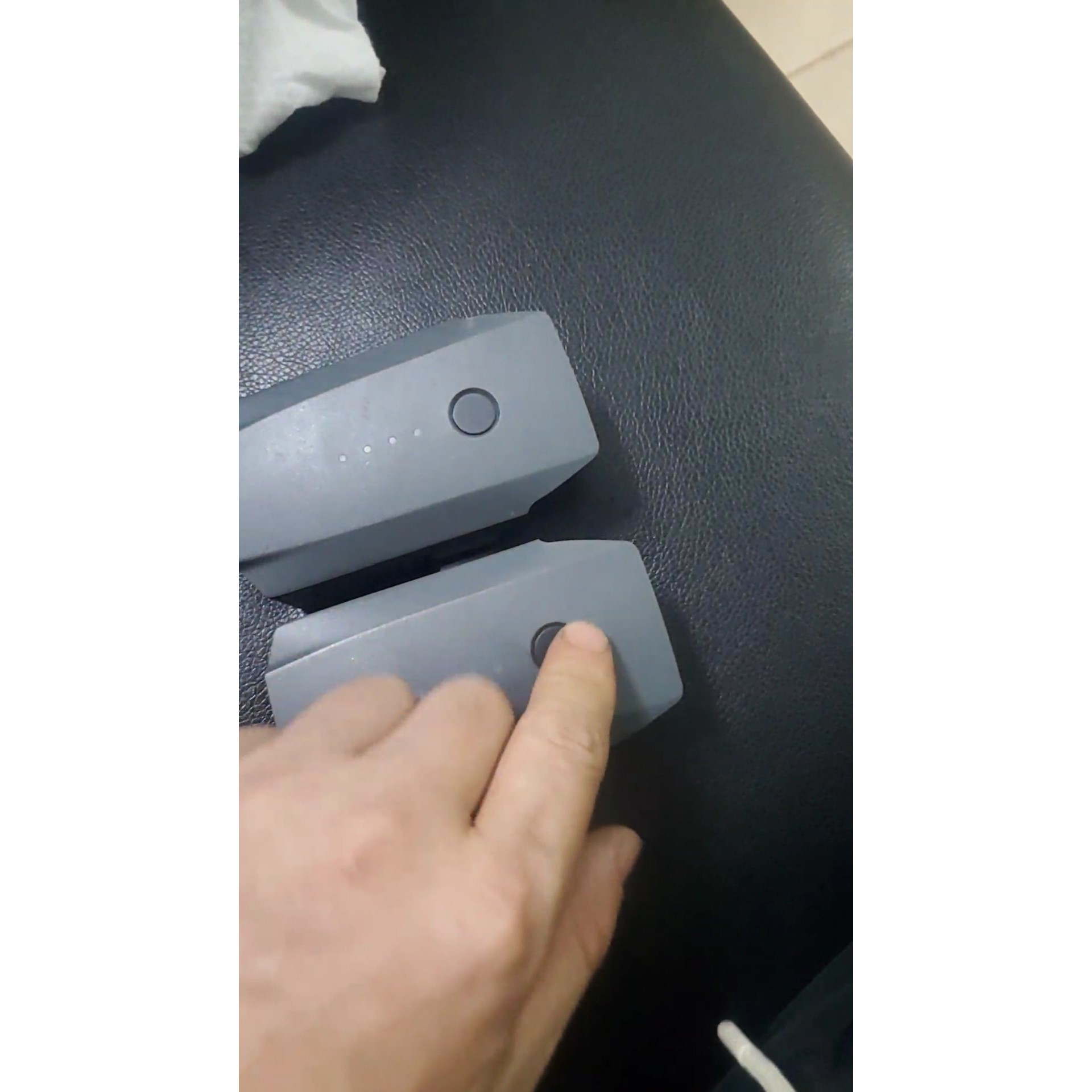 【议价产品】大疆  fb1-3830    电池亮灯,成色还不错,无鼓包询价