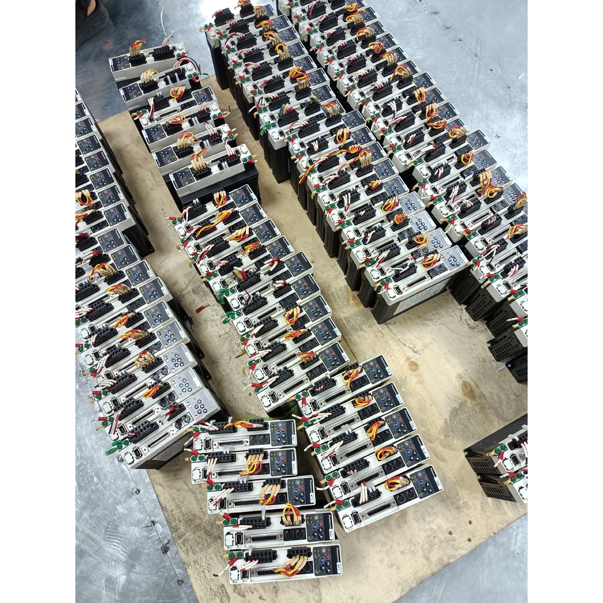 (议价产品)拆机松下A4 100W 200W驱动器 橙色漂亮功能包好 包