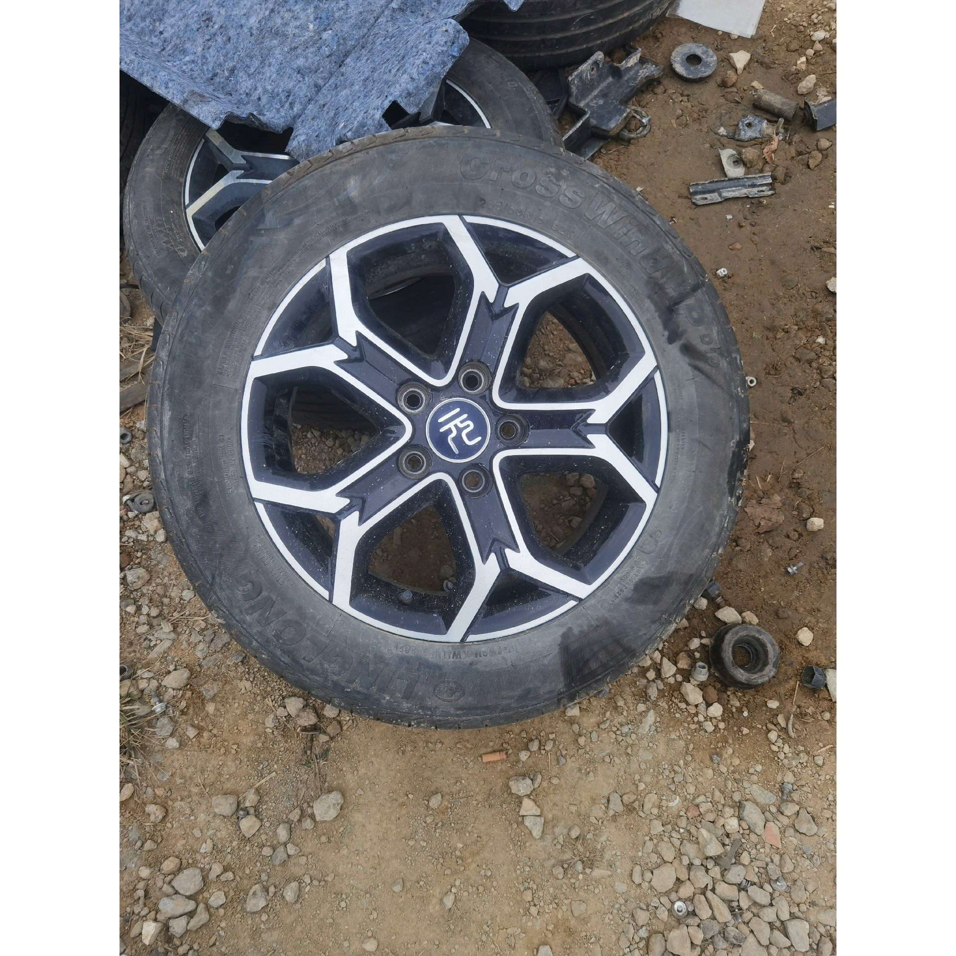 【议价产品】比亚迪元EV轮毂,含轮胎一体,成色如图,原装拆车,没失