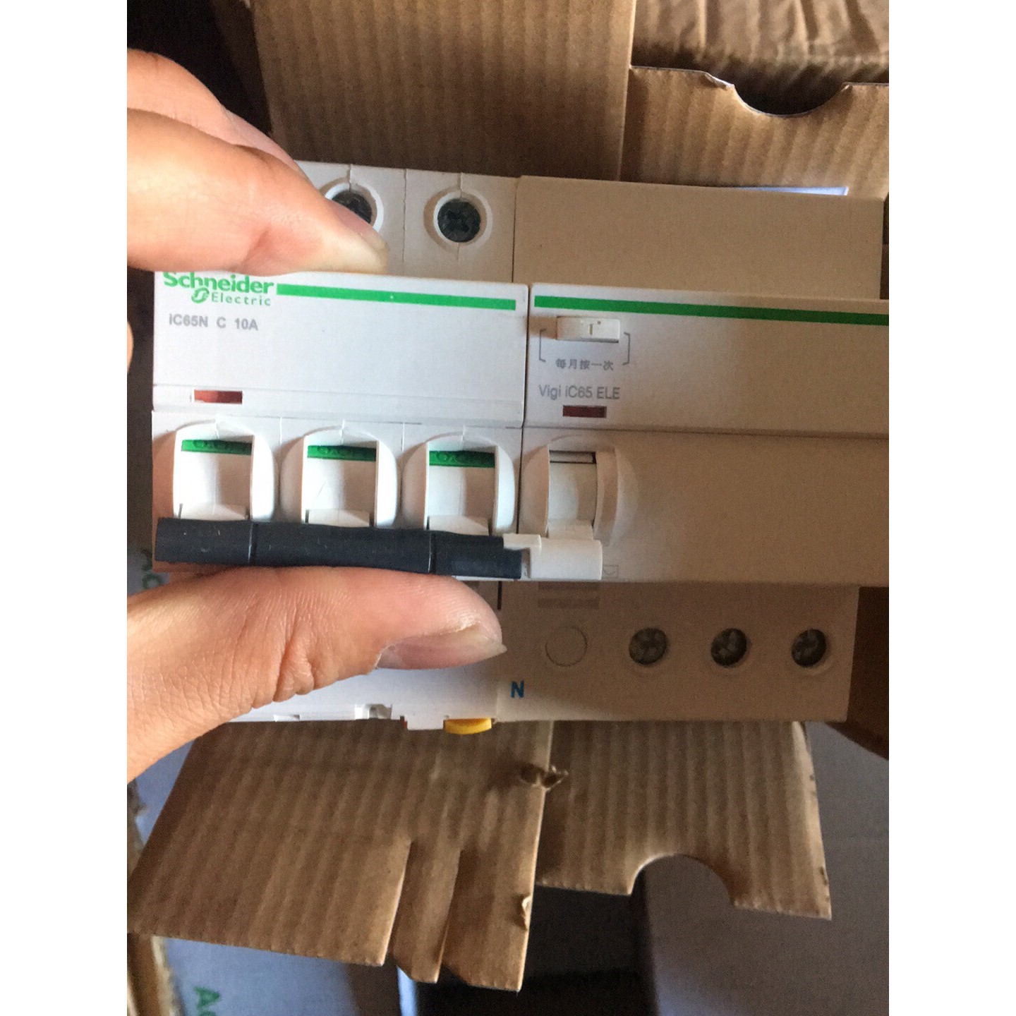 【议价产品】施耐德3P IC65N C 10A 漏电断路器 全新询价