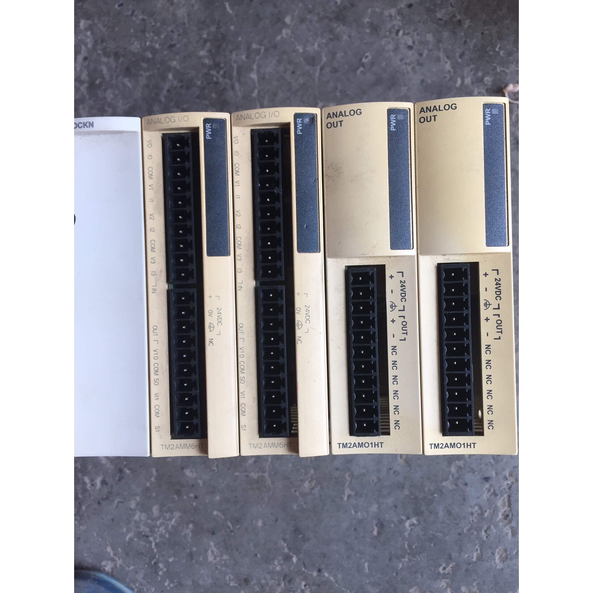 【议价产品】施耐德可编程模块TM2DOCKN,TM2AMM6HT,询价