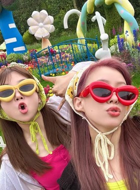 沙雕搞怪趣味充气感嘴唇墨镜女生