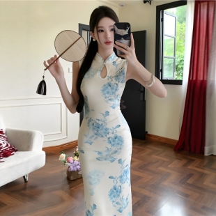 夏款新中式国风印花挂脖式改良旗袍女优雅气质开叉修身包臀连衣裙