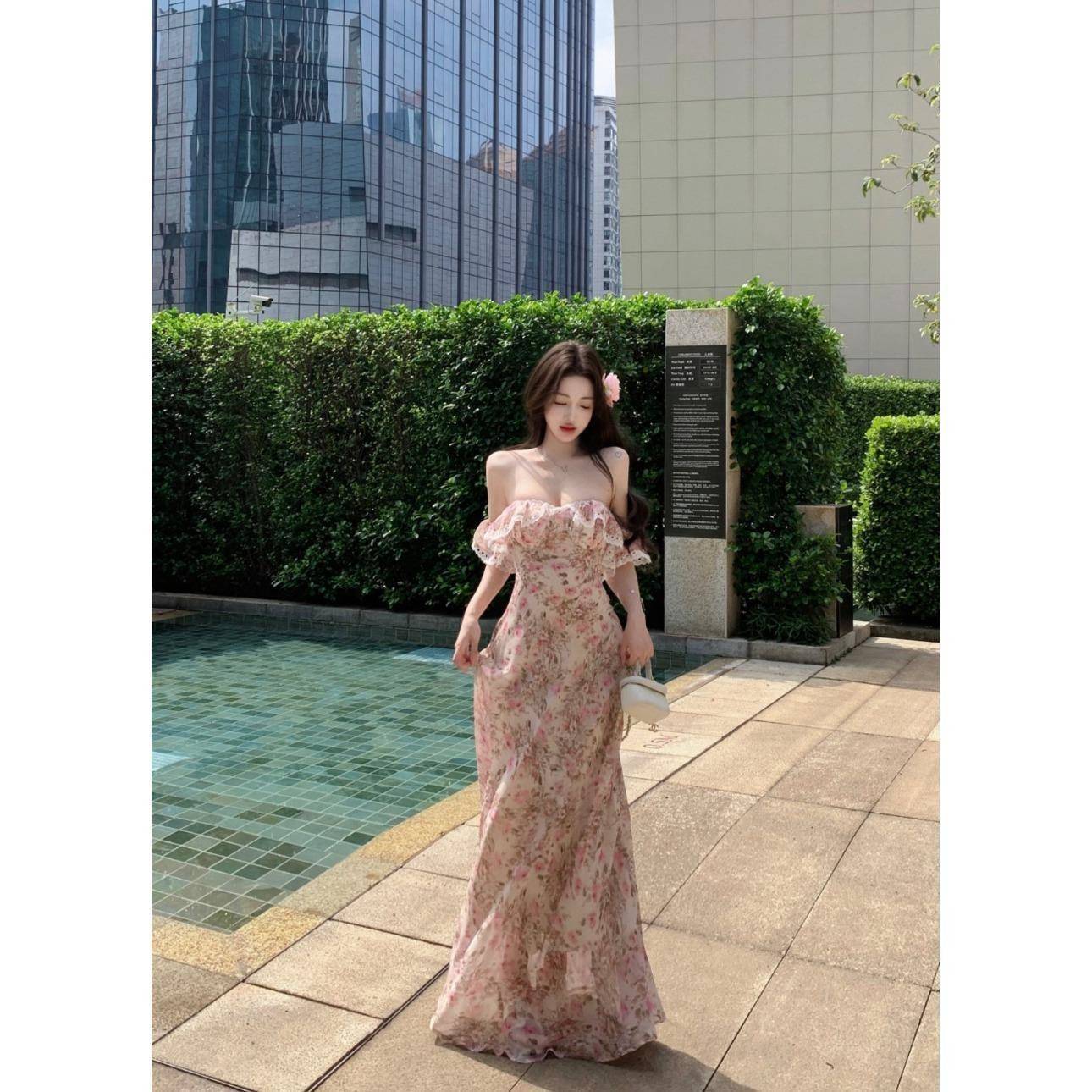 一字肩法式碎花茶歇连衣裙女夏季度假温柔风长裙收腰绝美气质裙子