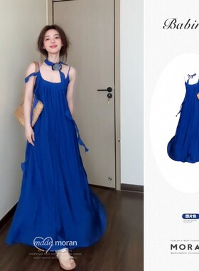 克莱因蓝度假风连衣裙夏日绝美显白法式高级感海边沙滩吊带长裙子