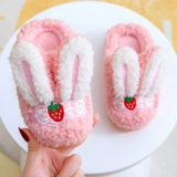 Детские зимние мультяшные удерживающие тепло нескользящие милые тапочки подходит для мужчин и женщин, семейный стиль