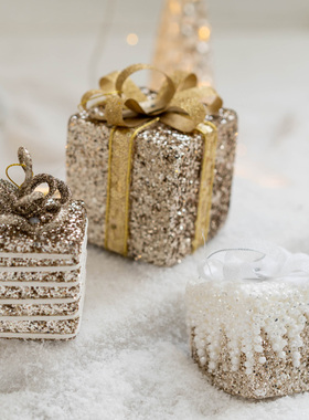 Hromeo 圣诞节装饰圣诞树装饰挂件金色白色礼包装饰圣诞橱窗布置