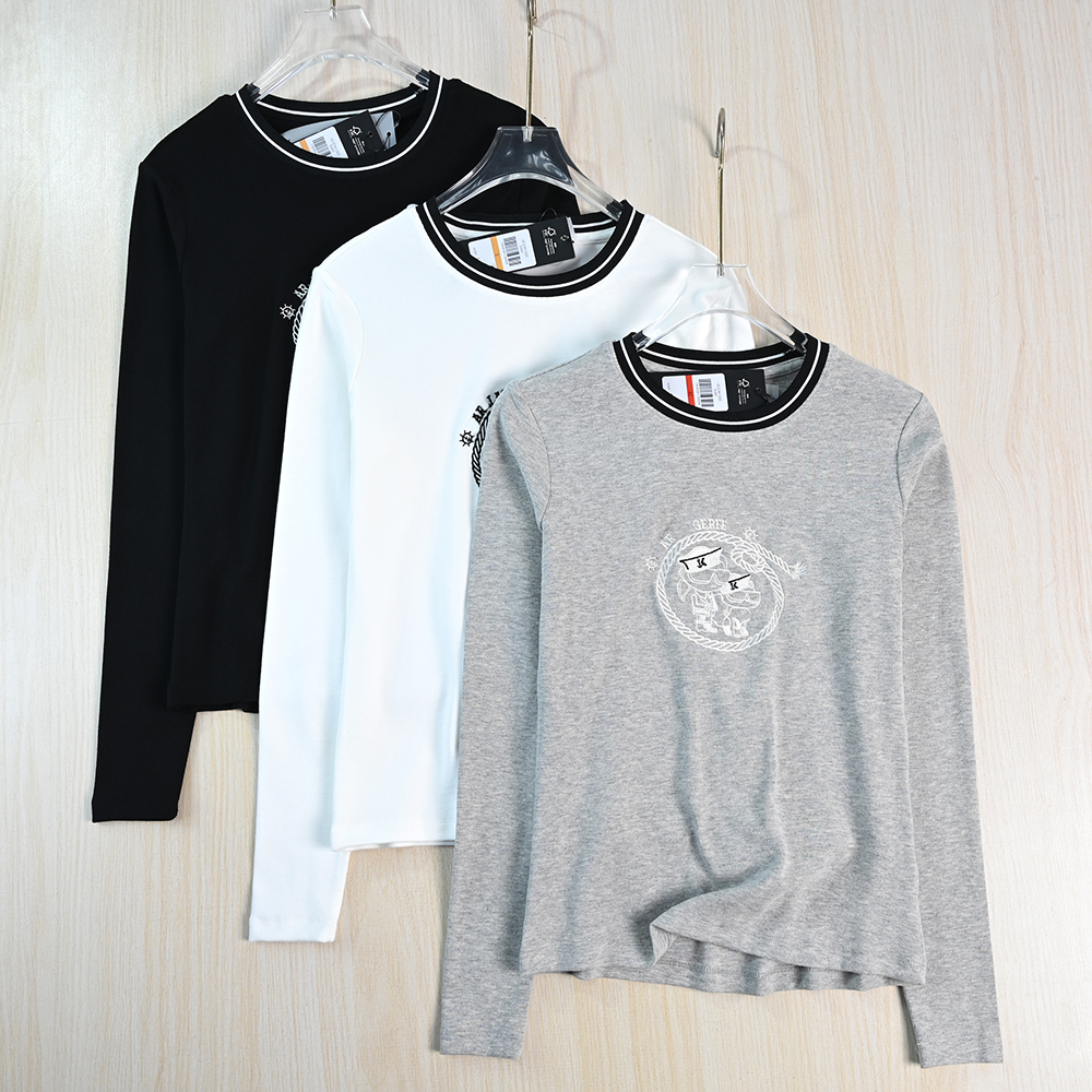 软糯刺绣撞色圆领修身长袖针织衫