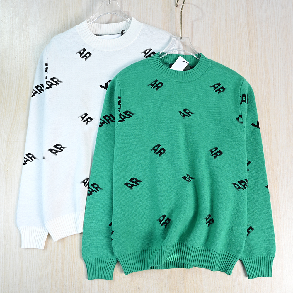 提花满字母圆领休闲长袖针织毛衣