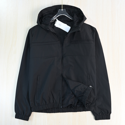 轻便薄款连帽休闲夹克外套