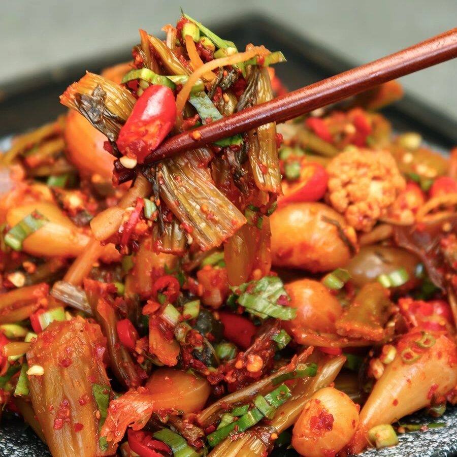 云南德宏傣族傣味老坛八宝腌菜土罐辣咸菜酸甜辣爽口下饭菜