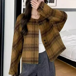 短款2025秋冬女款羊驼毛新品高级感围巾格子款双面大衣