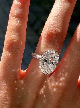 Fluflutter｜馥芙特经典鸽子蛋5克拉戒指的快乐你也能get到时尚