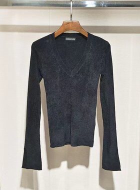 IR高定深V领修身坑条针织上衣NK32163