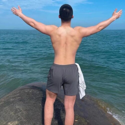 男生运动短裤宽松透气