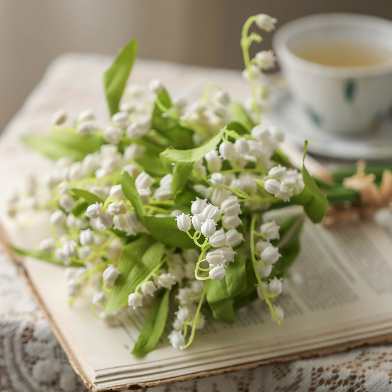 把束铃兰捧花束仿真花白色塑料花短枝餐桌假花装饰花摆花2021新款