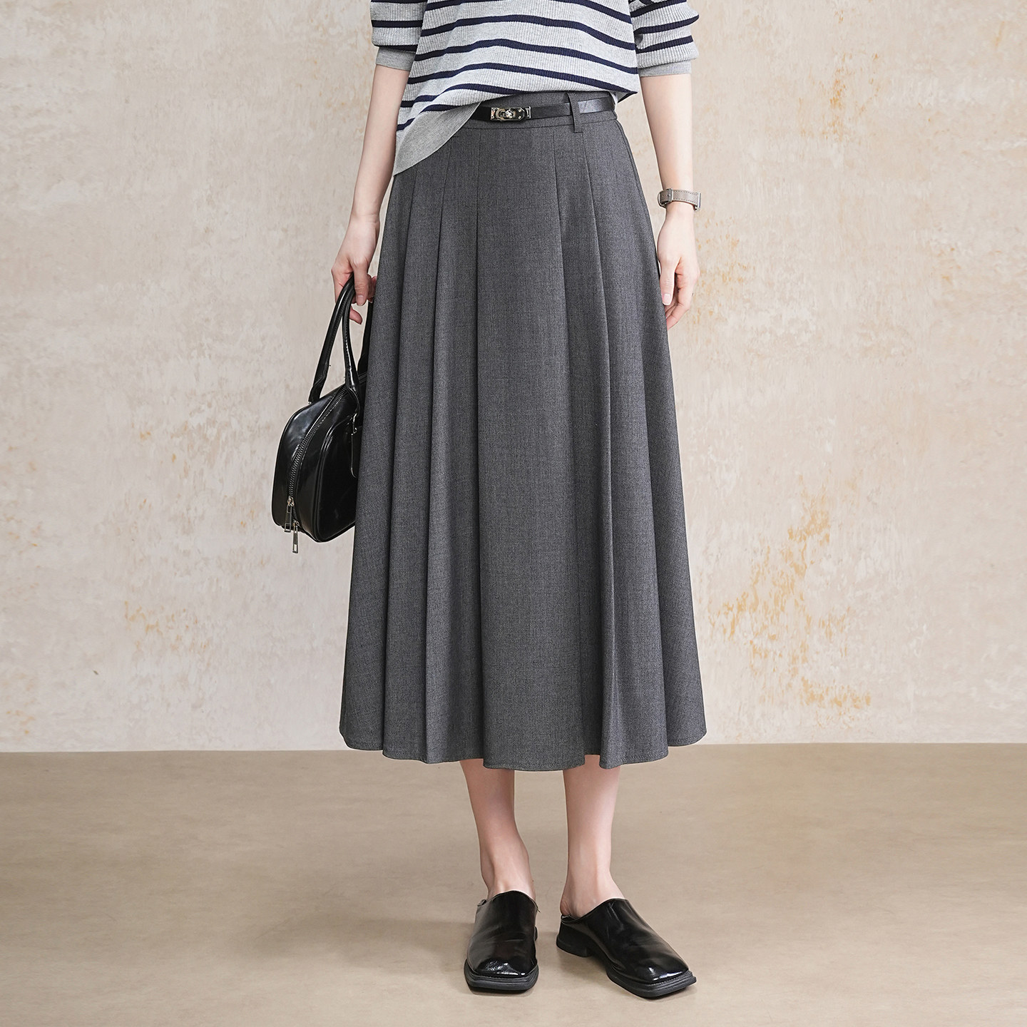灰色a字西装半身裙女2026春季新款遮胯显瘦中长款高腰百褶裙子秋