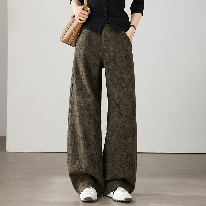 咖色提花休闲高腰牛仔裤女2026春季新款高级感宽松直阔腿弯刀裤