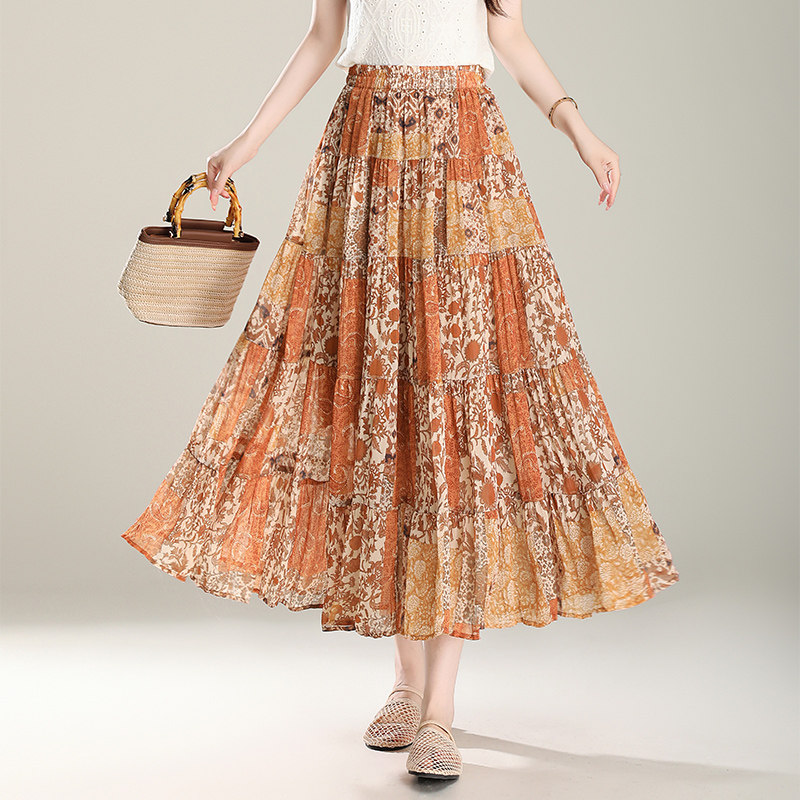 波西米亚长款印花半身裙女夏2025宽松遮胯半裙高级感碎花雪纺长裙