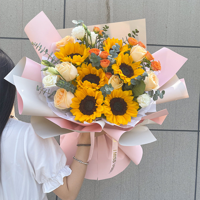 云南省昭通市丽江市楚雄景洪市鲜花店同城配送生日玫瑰向日葵花束