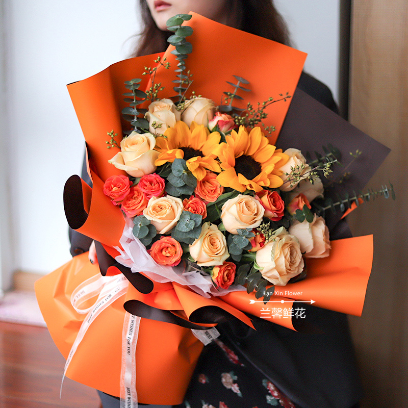 湖北省随州市曾都区广水市鲜花店同城配送生日玫瑰向日葵混搭花束