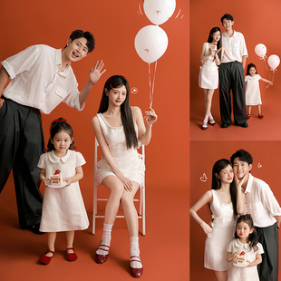 2026春天影楼亲子照一家三口全家福小香风主题亲子装拍照家庭照