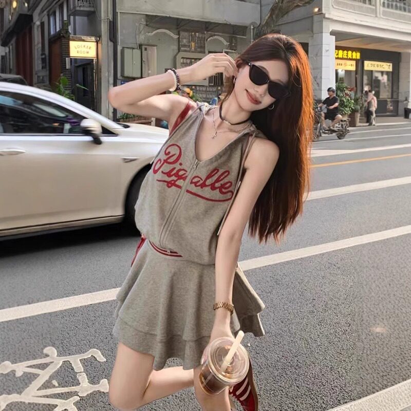 网红炸街连帽背心短裙运动套装女