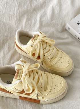 喜叔小众涂鸦奶黄色板鞋女春夏chic百搭厚底德训鞋运动休闲面包鞋
