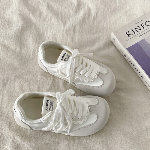 爆款缎面芭蕾德训鞋薄底小白鞋子