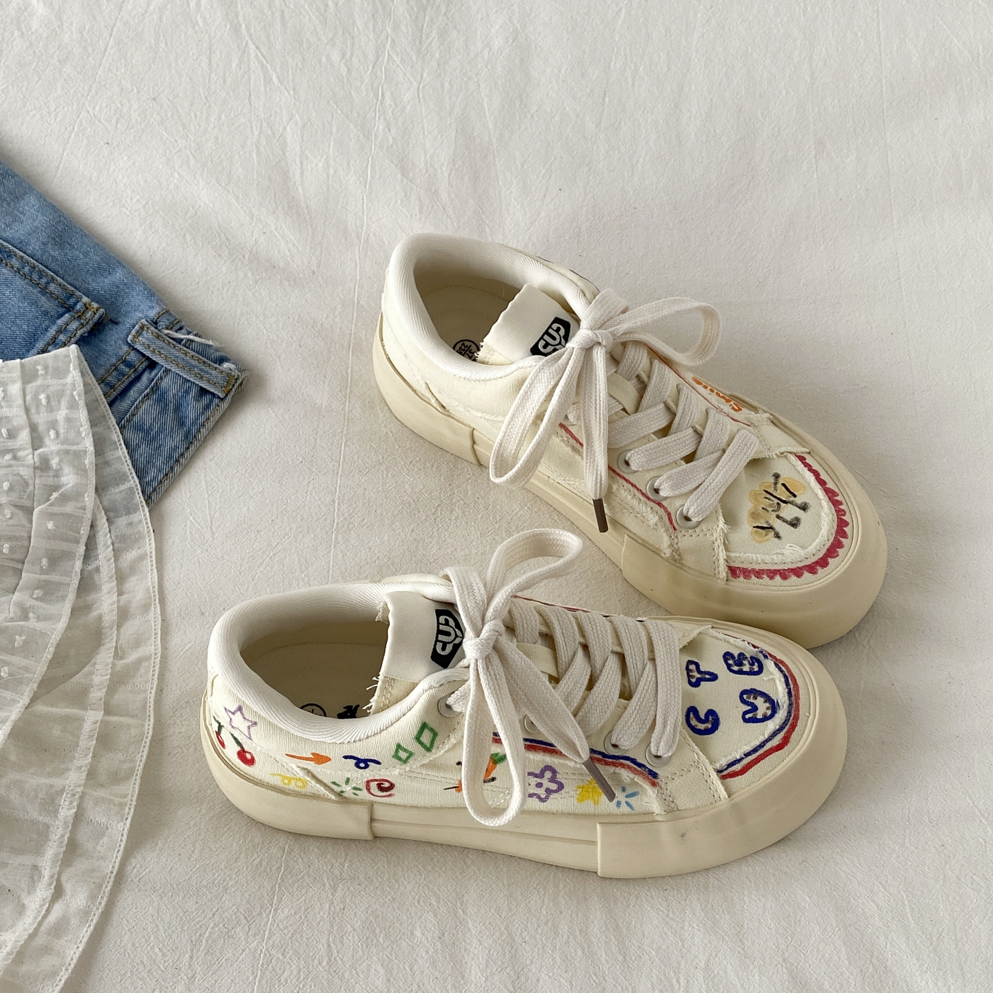 原创小众设计感涂鸦小白鞋帆布鞋