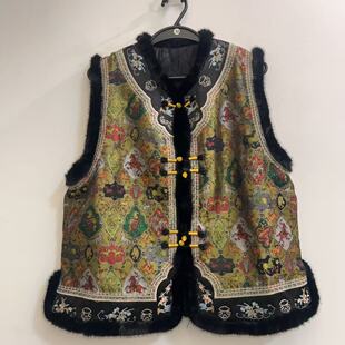 2025冬季新中式国风刺绣马甲女圆领单排扣植物花卉毛边百搭坎肩