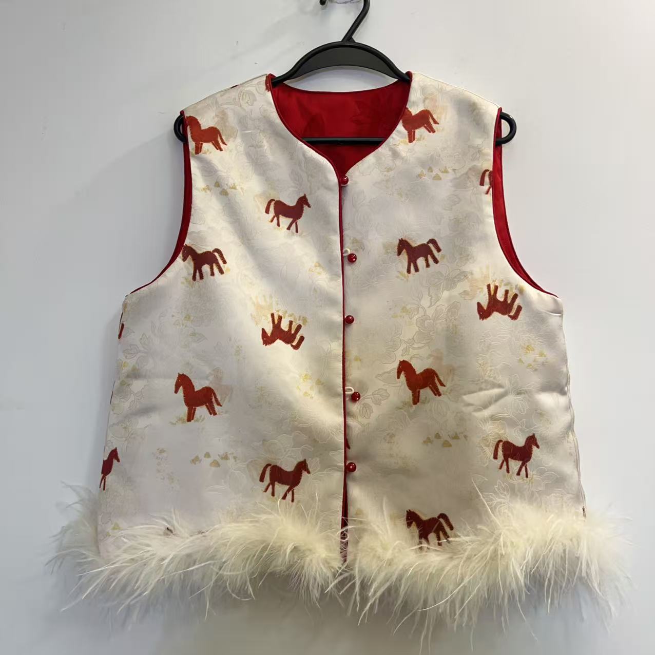 立领提花装饰鸵鸟毛国风背心洋气