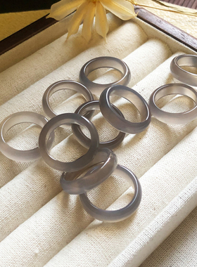 玛瑙戒指玉髓素戒烟灰色起刚时尚百搭情人节女生高级玉石素圈