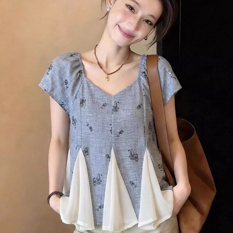 潮牌简约百搭浅蓝色花朵正肩短袖衬衫女夏新款娃娃衫不规则上衣