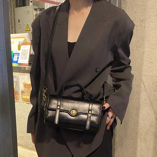 邮差包2026新款轻奢小众