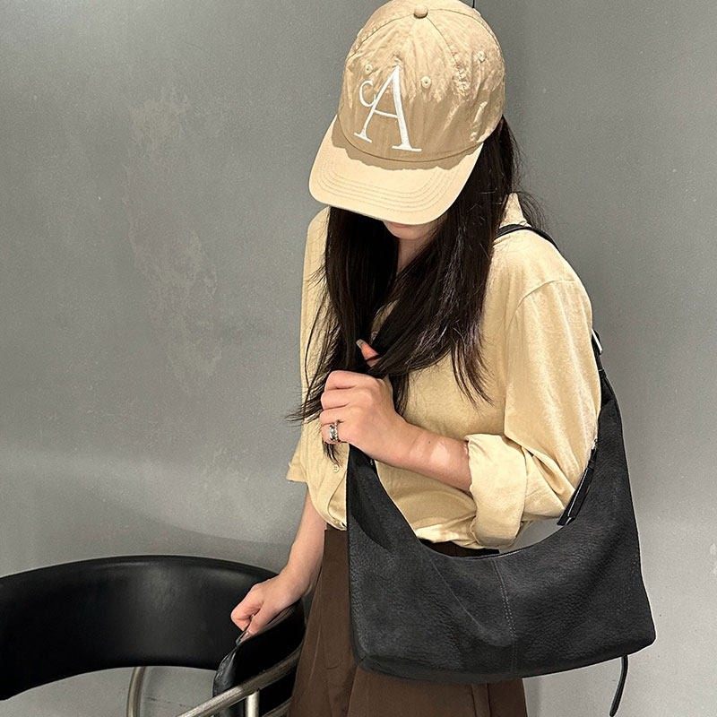 复古小众牛角包腋下托特包包2025新款秋冬时尚通勤百搭单肩斜挎包,箱包皮具/热销女包/男包,腋下包,淘宝优惠券,粉丝福利购,淘宝优惠卷