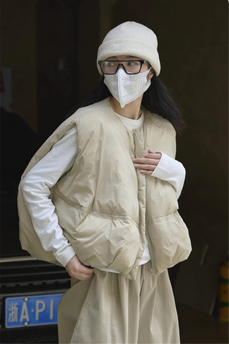 白鸭绒羽绒马甲女外搭背心秋冬新