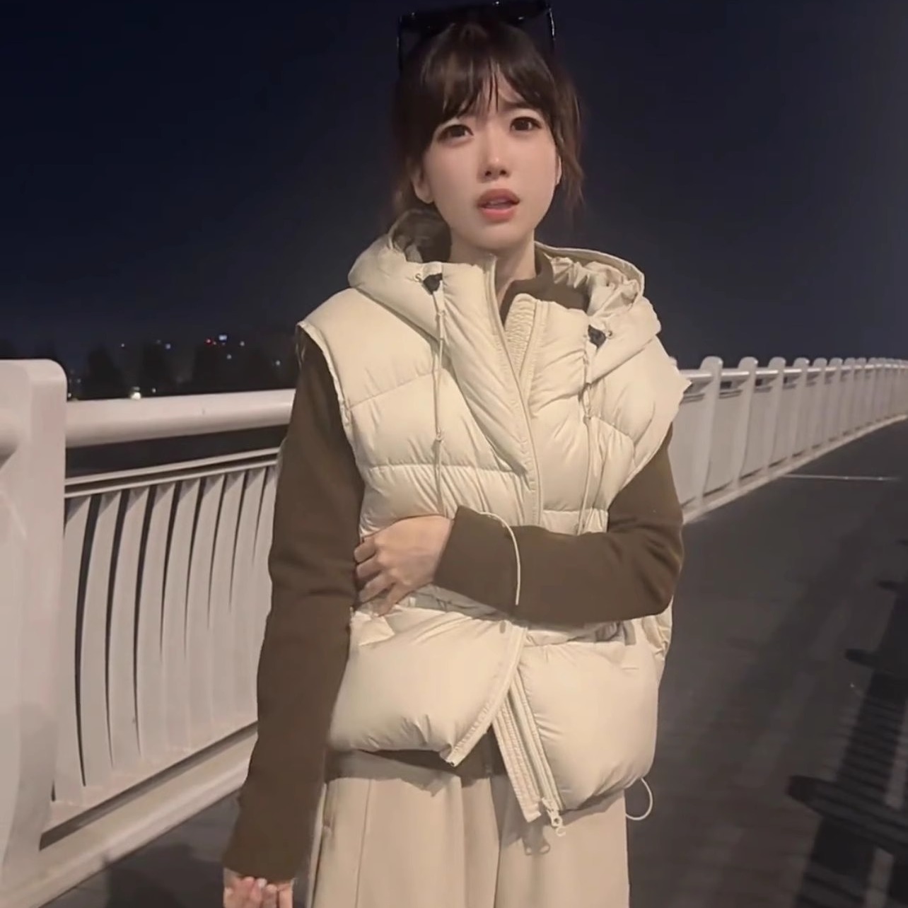 羽绒马甲女短款连帽背心冬季新款