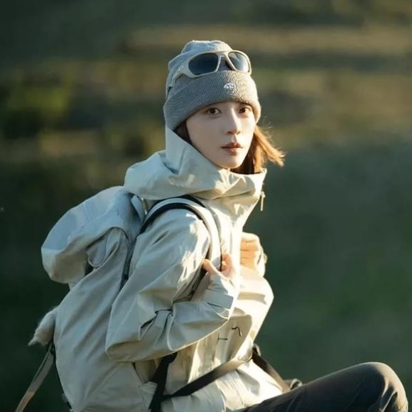 登山冷帽女士户外徒步2025新款毛线针织帽大头围川西旅游套头帽子