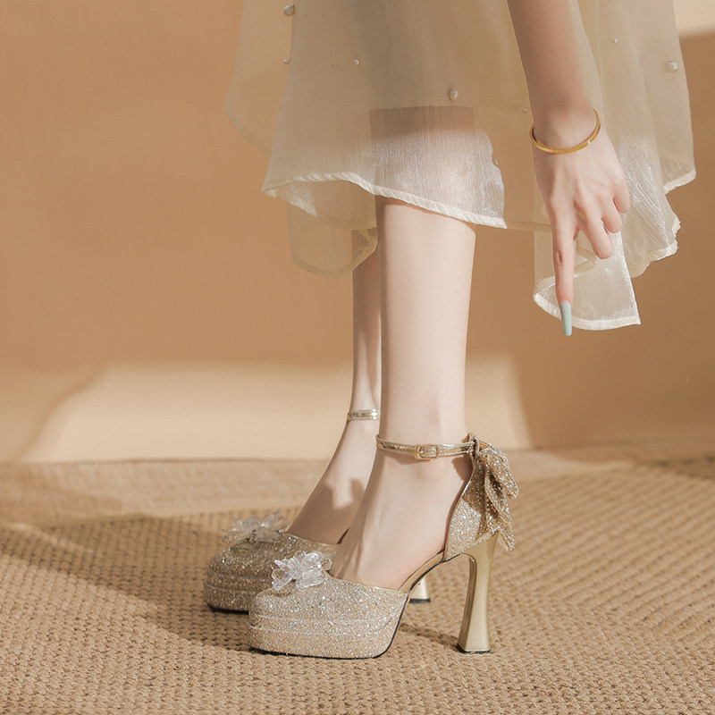 新款不累脚玛丽珍高跟鞋银色粗跟防水台包头凉鞋水晶玻璃花头婚鞋