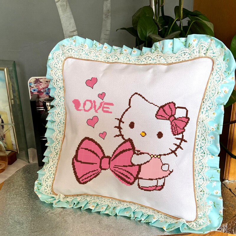 爆款KT凯蒂猫印图十字绣车抱枕长枕设计订做自己手绣套件可爱卡通