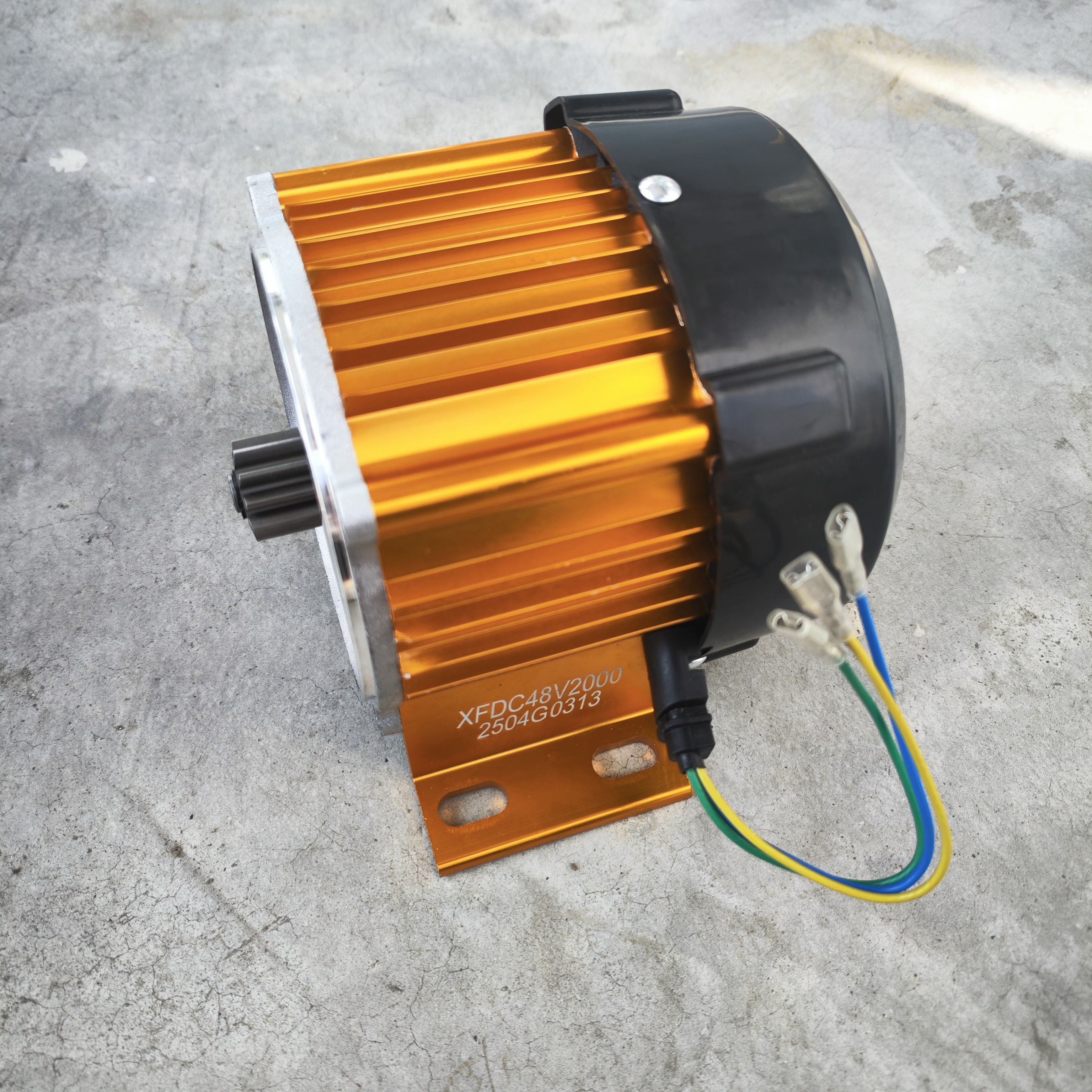先锋慧邦农用电动电瓶打药机直联电机220V/48/60/72V皮带款卷管架